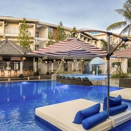 The Wujil Resort & Conventions Semarang Exterior foto