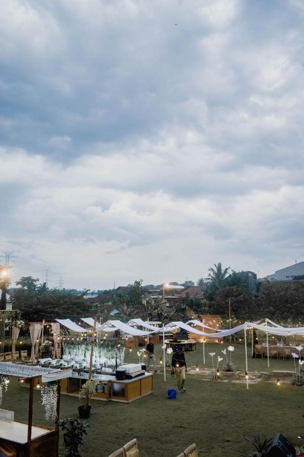 The Wujil Resort & Conventions Semarang Exterior foto