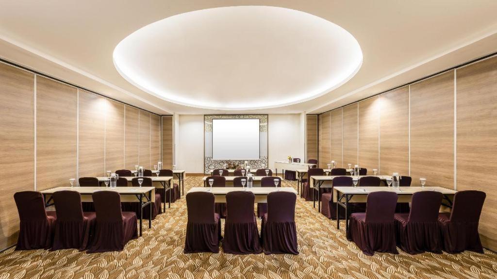 The Wujil Resort & Conventions Semarang Exterior foto
