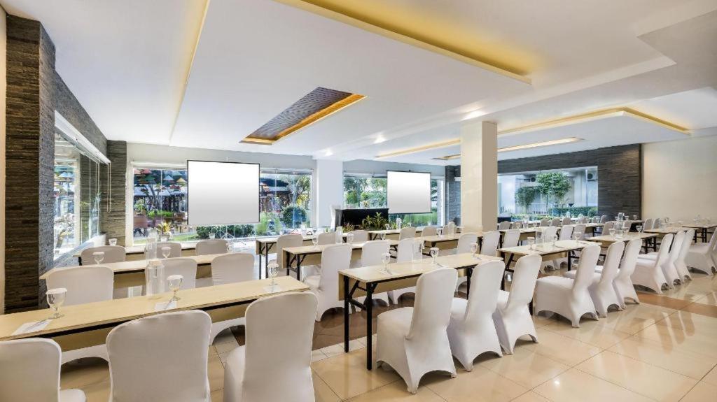 The Wujil Resort & Conventions Semarang Exterior foto